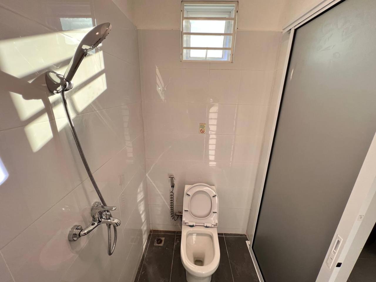Ij Lodge Мири Екстериор снимка
