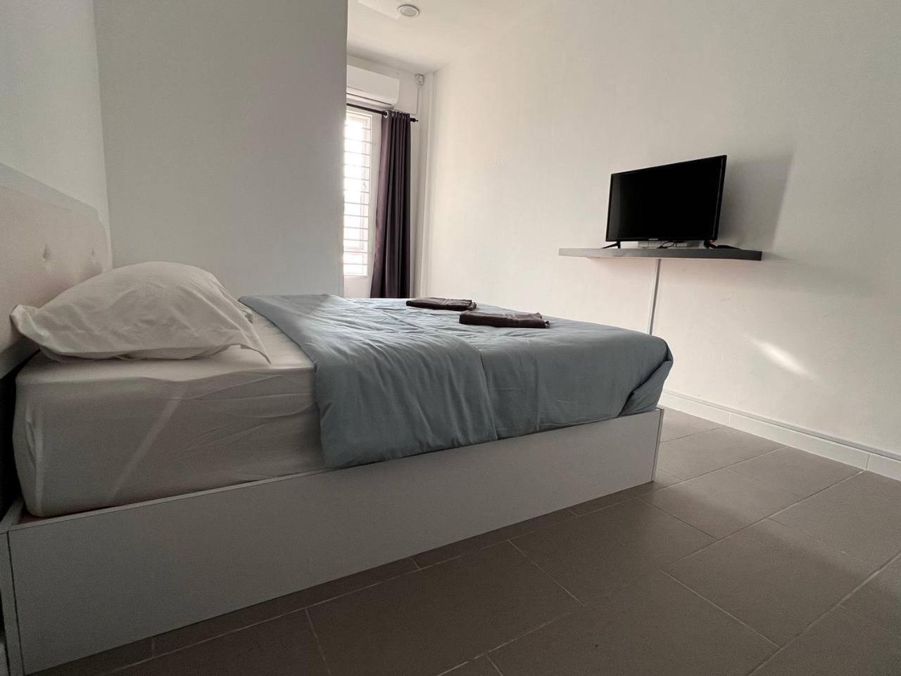 Ij Lodge Мири Екстериор снимка